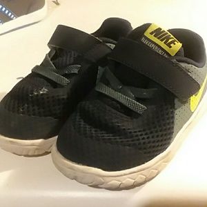 Nike toddler shoes